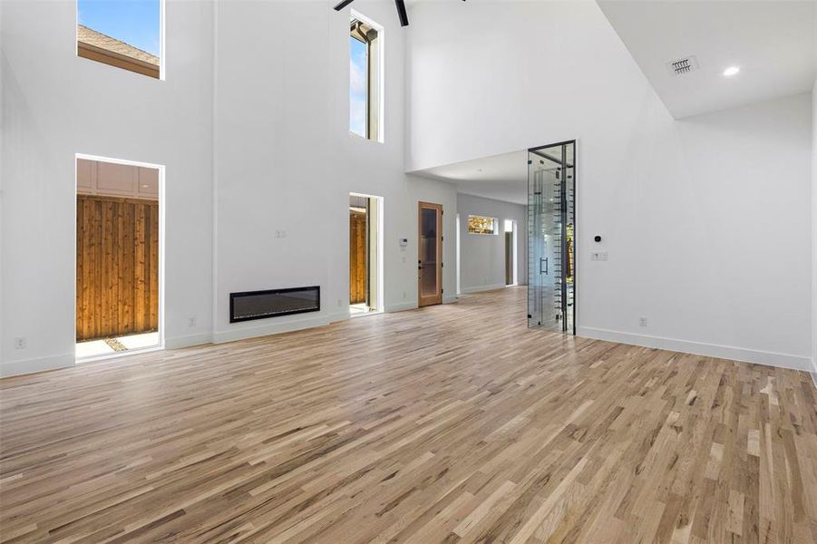 Spacious, unfurnished interior of a new home in , Dallas (Image 22).