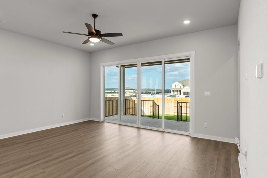 Spacious, unfurnished interior of a new home in Lariat, Liberty Hill (Image 32).