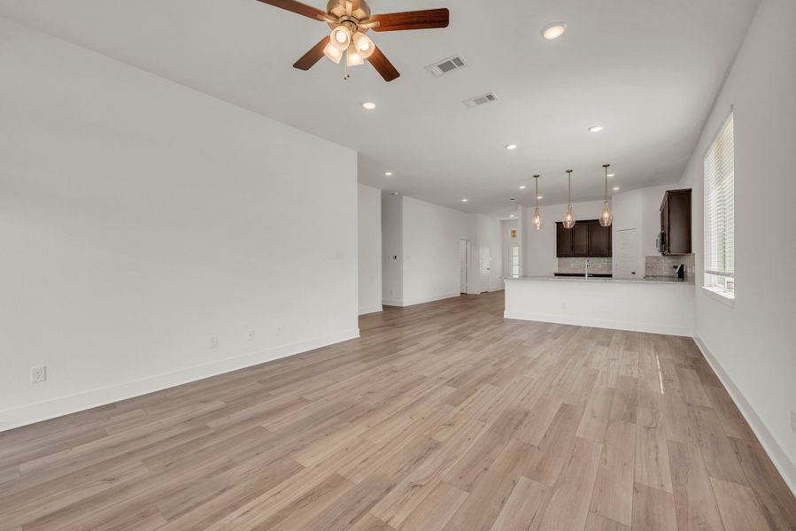 Spacious, unfurnished interior of a new home in Liberty Oaks, Waco (Image 14). Spacious, unfurnished interior of a new home in Liberty Oaks, Waco (Image 14).