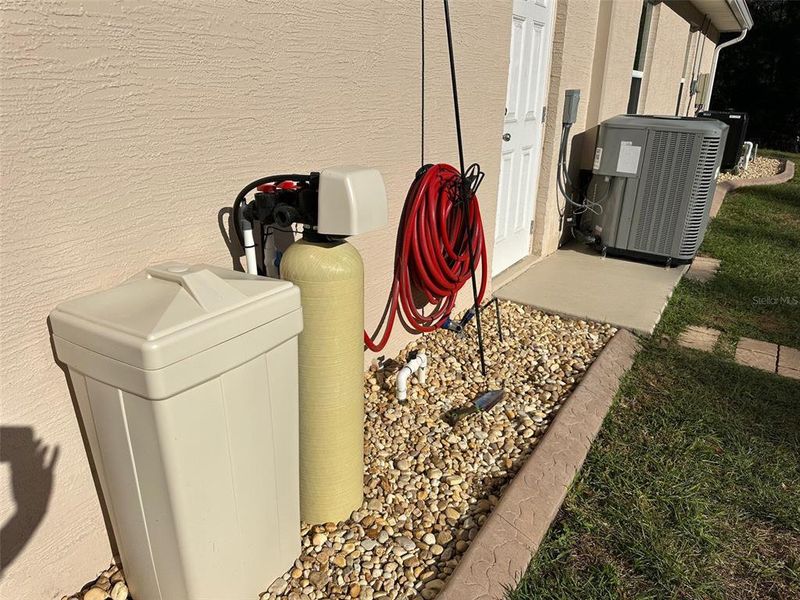 Exterior details and patio area of a home in , Dunnellon (Image 23). Exterior details and patio area of a home in , Dunnellon (Image 23).