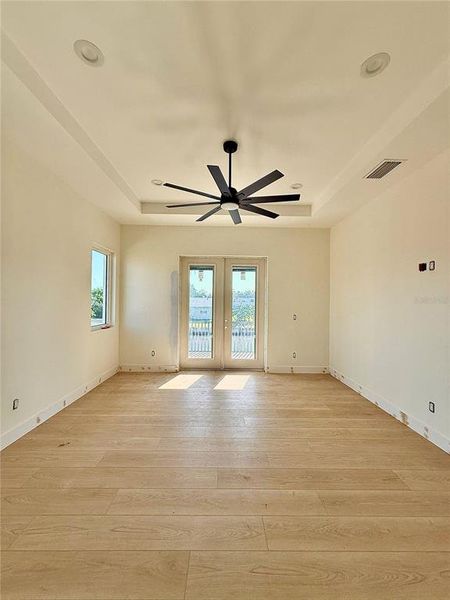 Spacious, unfurnished interior of a new home in , Port Richey (Image 6).