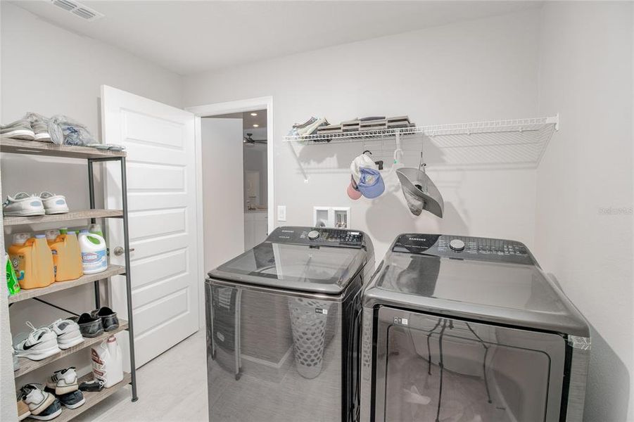 Furnished interior view inside a new home in , Auburndale (Image 10).