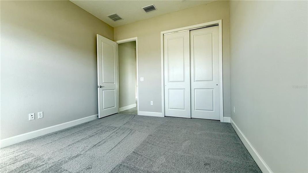 Spacious, unfurnished interior of a new home in Valencia Ridge, Wesley Chapel (Image 21).