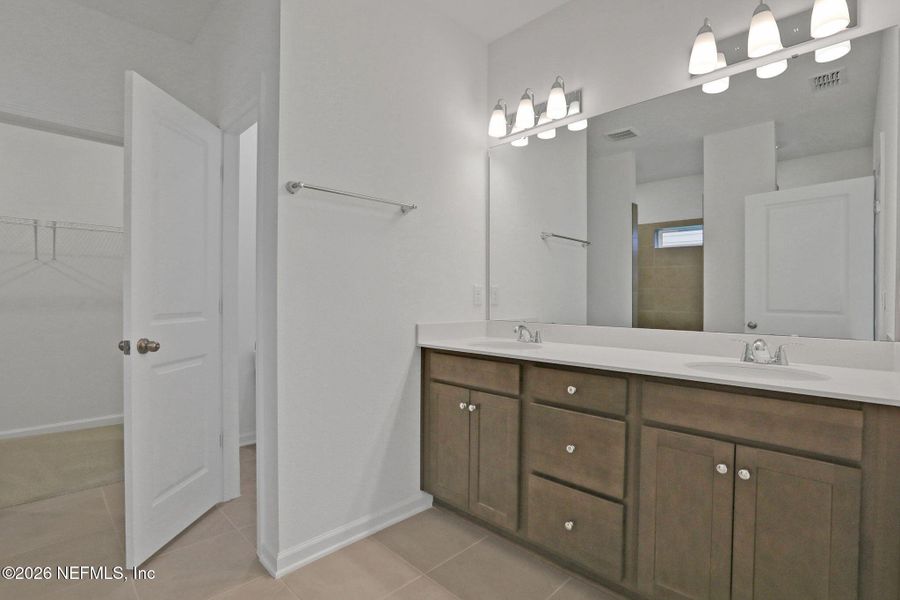 Furnished interior view inside a new home in Jennings Farm, Middleburg (Image 11).