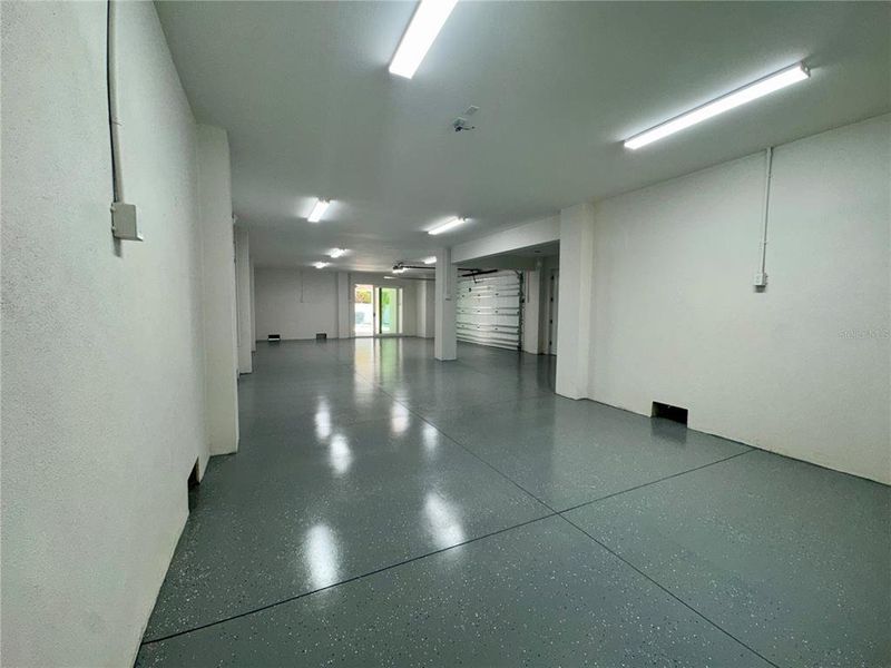 Spacious, unfurnished interior of a new home in , Tampa (Image 33).