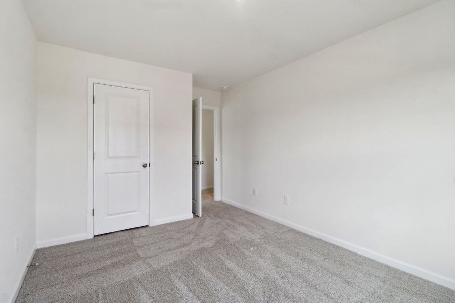 35-web-or-mls-Flat Coat Ln-023