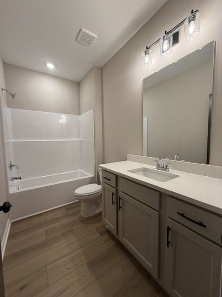 Furnished interior view inside a new home in Oakview, Pine Mountain (Image 9).