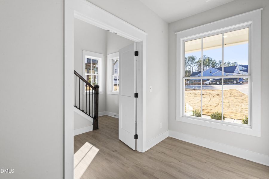 Office - To Stairs - DSC04739