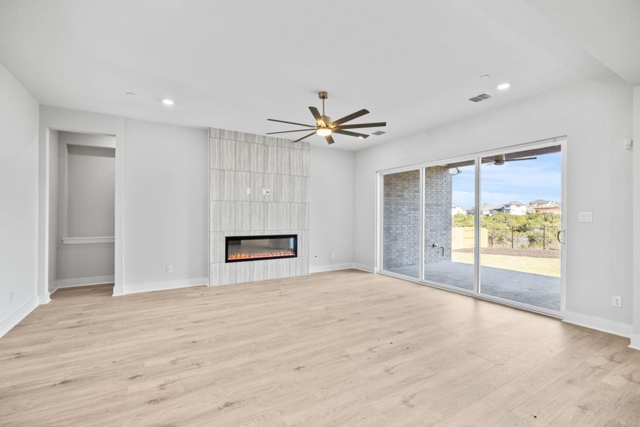 Representative unfurnished interior of a home built from the Remington by Chesmar Homes in Broken Oak, Georgetown (Image 6). Representative unfurnished interior of a home built from the Remington by Chesmar Homes in Broken Oak, Georgetown (Image 6).