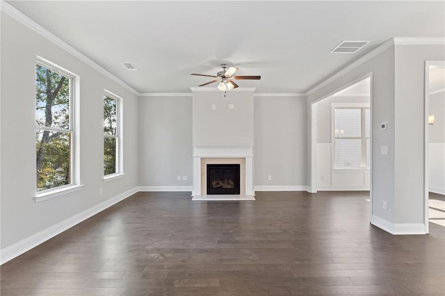 Spacious, unfurnished interior of a new home in Stratford Square, Lawrenceville (Image 17).