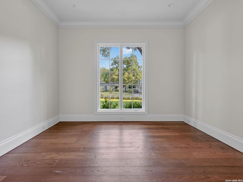 Spacious, unfurnished interior of a new home in , San Antonio (Image 27).