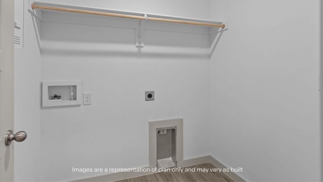 Spacious, unfurnished interior of a new home in Overlook West, Wolfforth (Image 14).