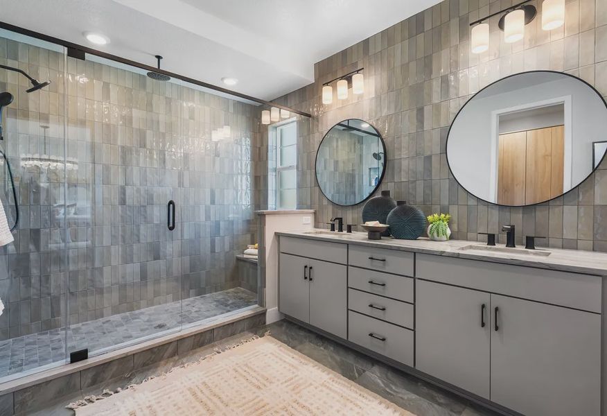 Emerson Model Primary Bath - 14 of 19