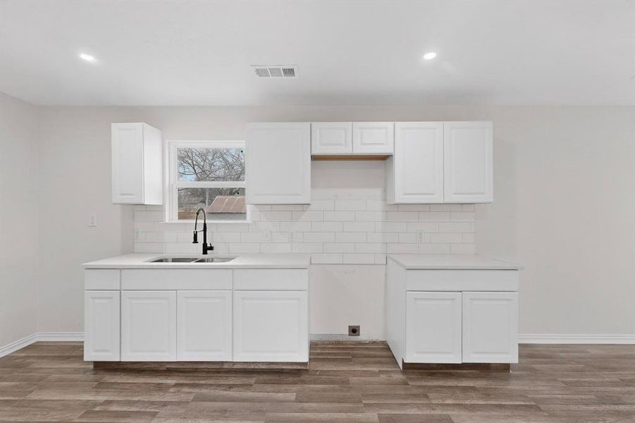 Furnished interior view inside a new home in , Dallas (Image 6).