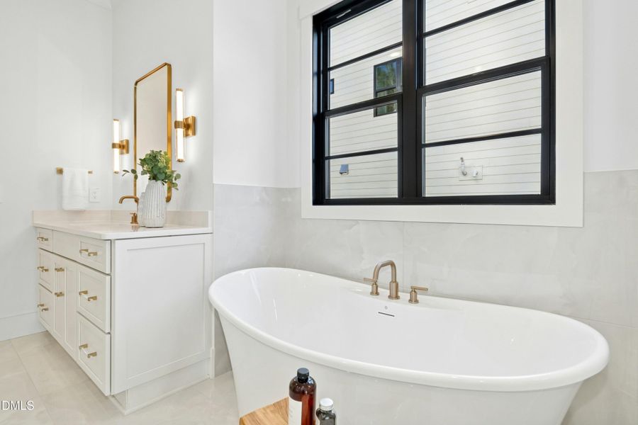 036-487784-IMG_8548 036-487784-IMG_8548