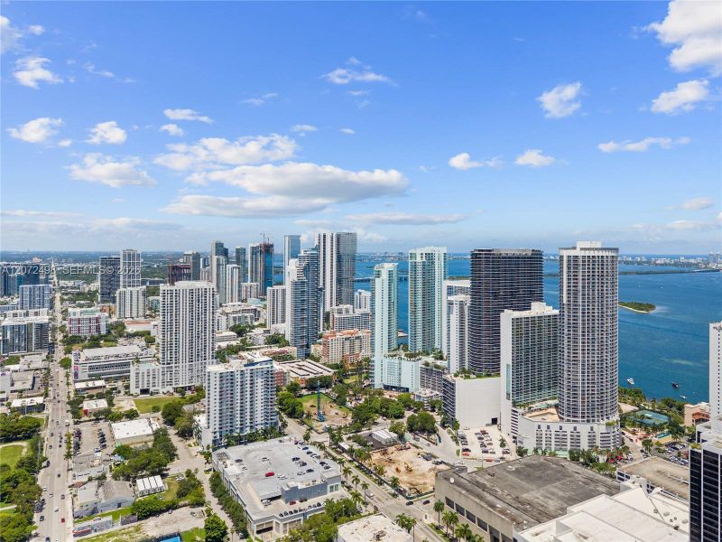 Condo located in Miami, FL showcasing its design and architecture (Image 39). Condo located in Miami, FL showcasing its design and architecture (Image 39).