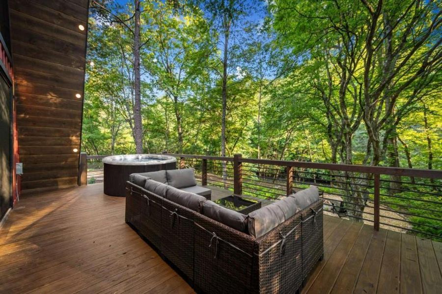 Exterior details and patio area of a home in , McCaysville (Image 29).