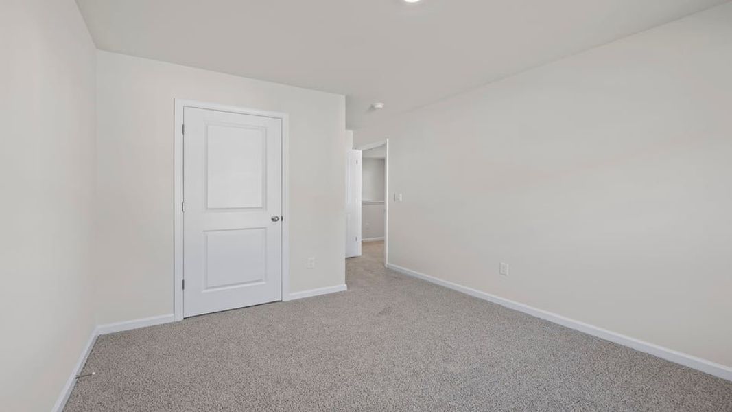 Spacious, unfurnished interior of a new home in Cloverdale Hills, Piedmont (Image 24).