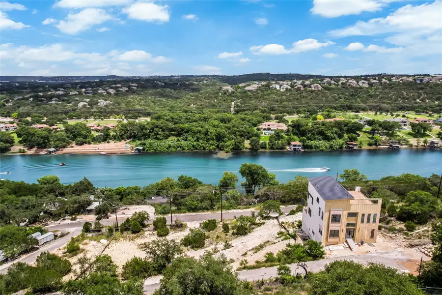 Image 10 of a home in .