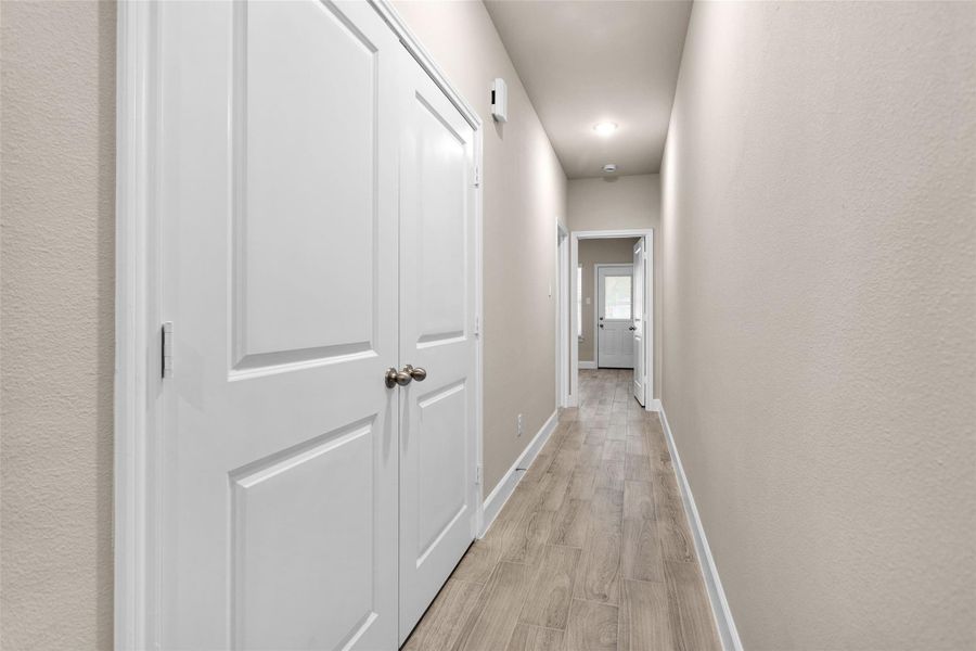Spacious, unfurnished interior of a new home in , Willis (Image 30).