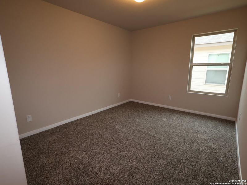 Spacious, unfurnished interior of a new home in Greenspoint Heights, Seguin (Image 35).