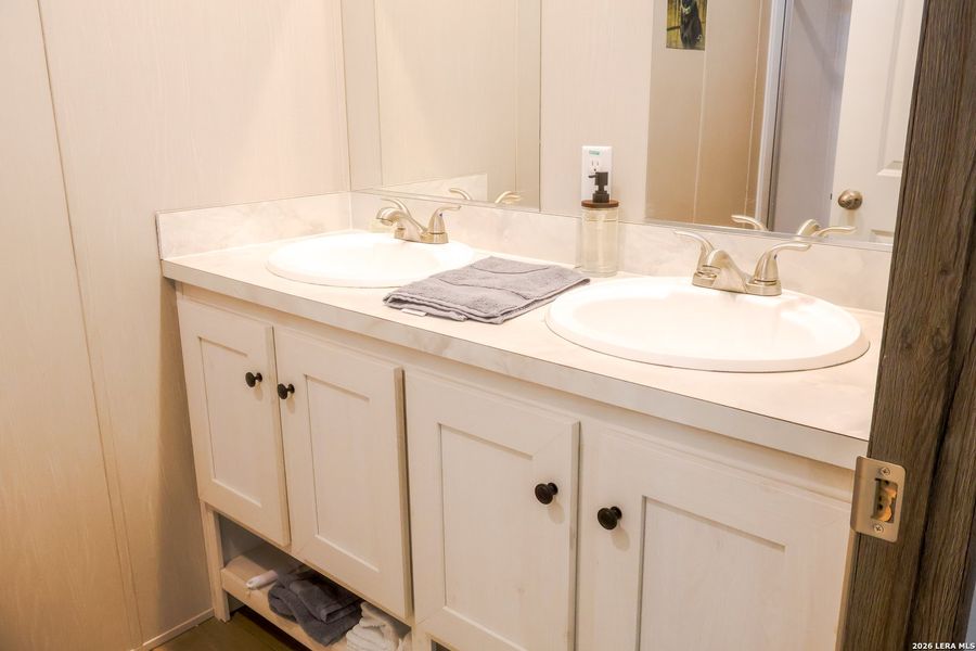 Close-up of interior finishes inside a home in , La Vernia (Image 14).