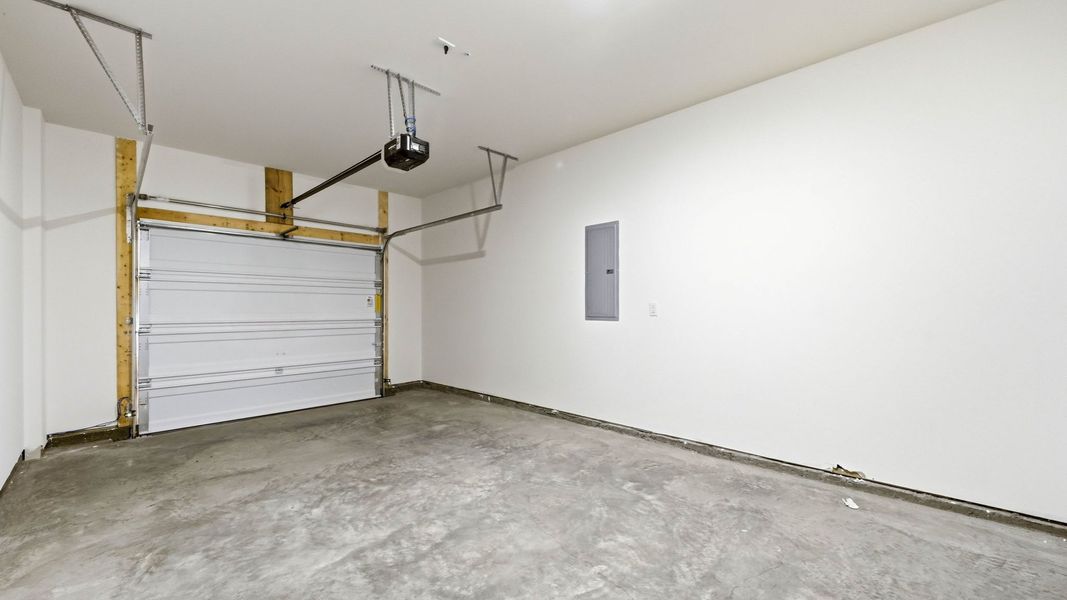 Spacious, unfurnished interior of a new home in The Arbor Townhomes, Kingsport (Image 22).