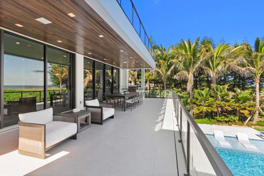 Exterior details and patio area of a home in , Jupiter Island (Image 43).