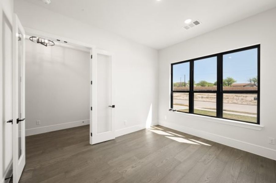 Spacious, unfurnished interior of a new home in Rio Vista at Kelly Ranch, Aledo (Image 22).