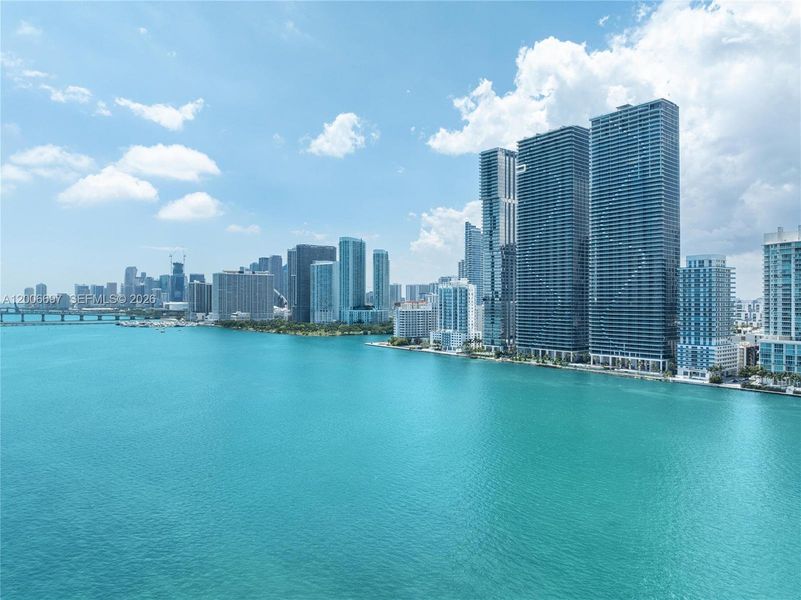 Condo located in Miami, FL showcasing its design and architecture (Image 26).