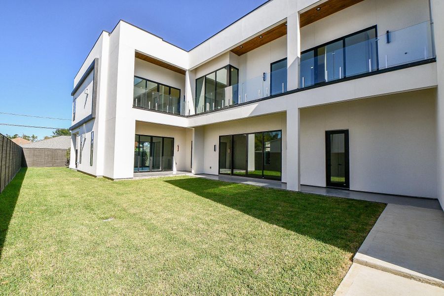Exterior details and patio area of a home in , Houston (Image 30).
