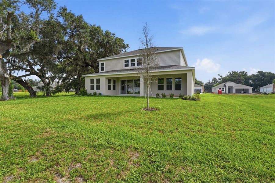 Exterior details and patio area of a home in , Plant City (Image 28).