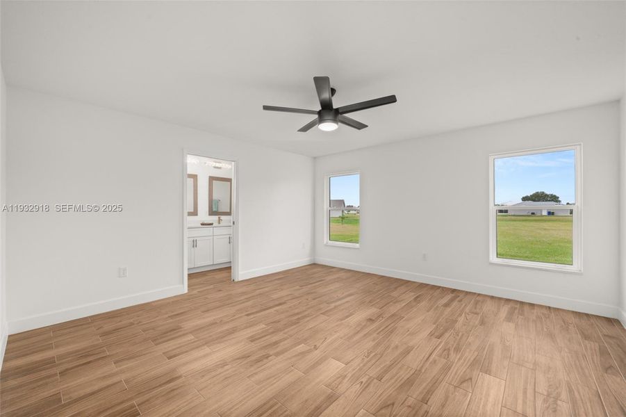 Spacious, unfurnished interior of a new home in , Sebring (Image 46).
