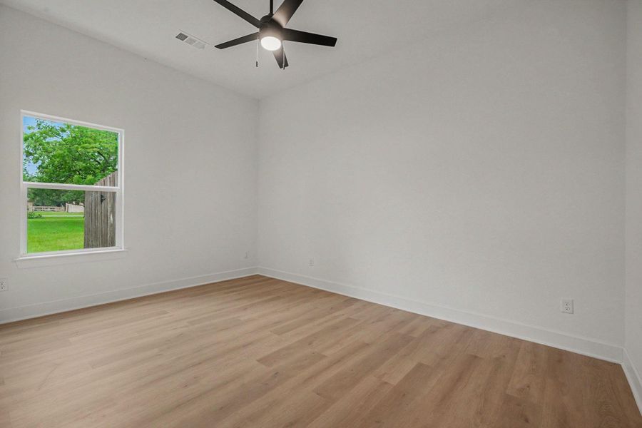 Spacious, unfurnished interior of a new home in , Santa Fe (Image 25). Spacious, unfurnished interior of a new home in , Santa Fe (Image 25).