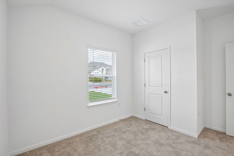 Spacious, unfurnished interior of a new home in Lisso, Pflugerville (Image 24).