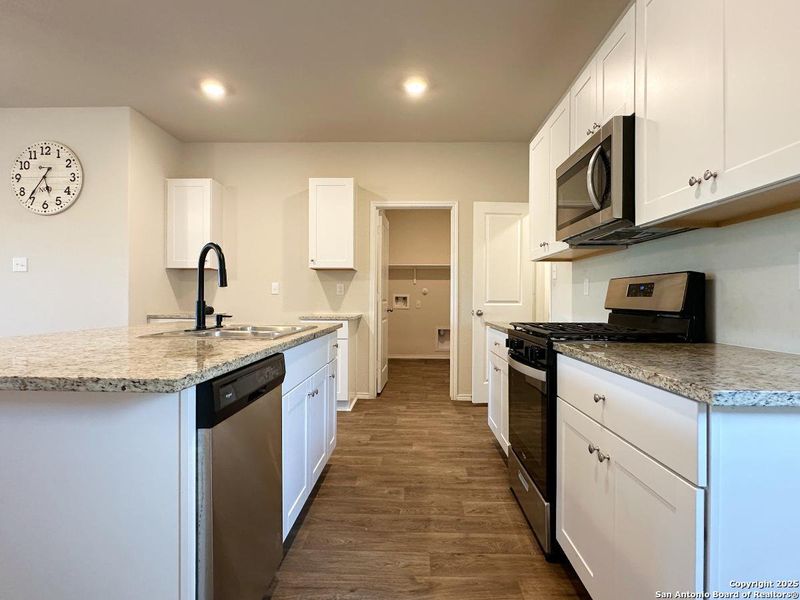 Furnished interior view inside a new home in Stoney Creek, San Antonio (Image 5). Furnished interior view inside a new home in Stoney Creek, San Antonio (Image 5).