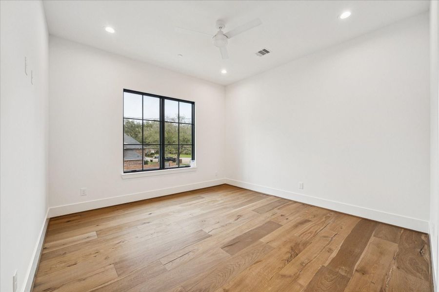 Bed 4 - 2nd Floor Bed 4 - 2nd Floor