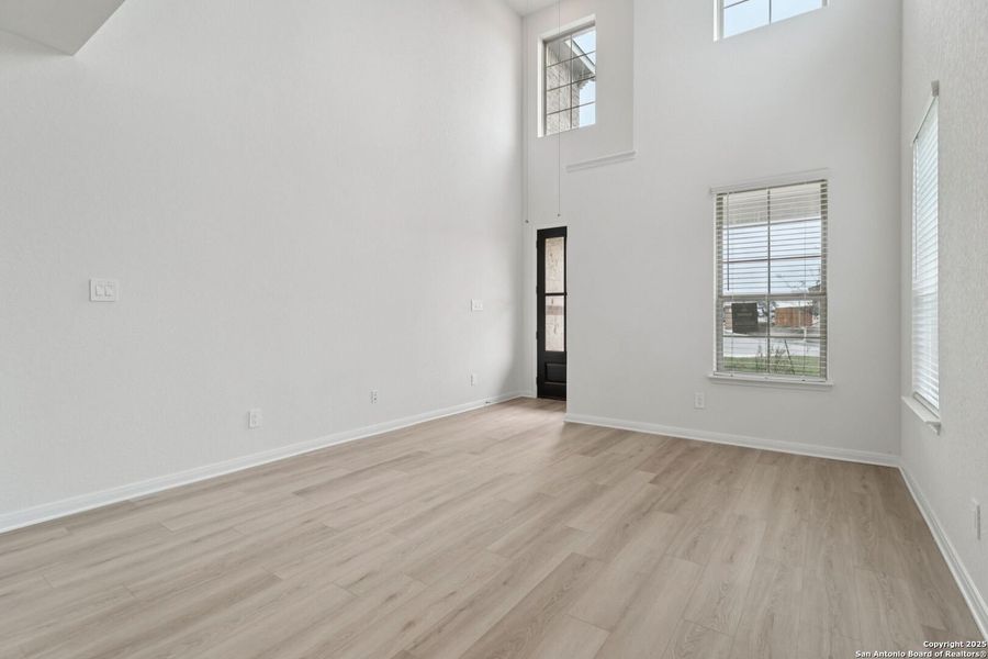 Spacious, unfurnished interior of a new home in Royal Crest, San Antonio (Image 49). Spacious, unfurnished interior of a new home in Royal Crest, San Antonio (Image 49).