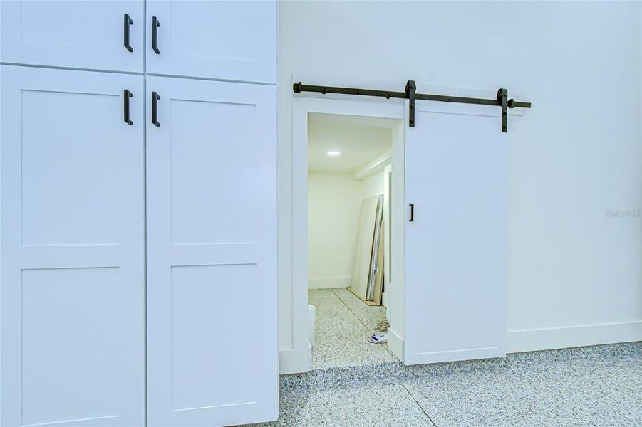 Spacious, unfurnished interior of a new home in , Tampa (Image 59).