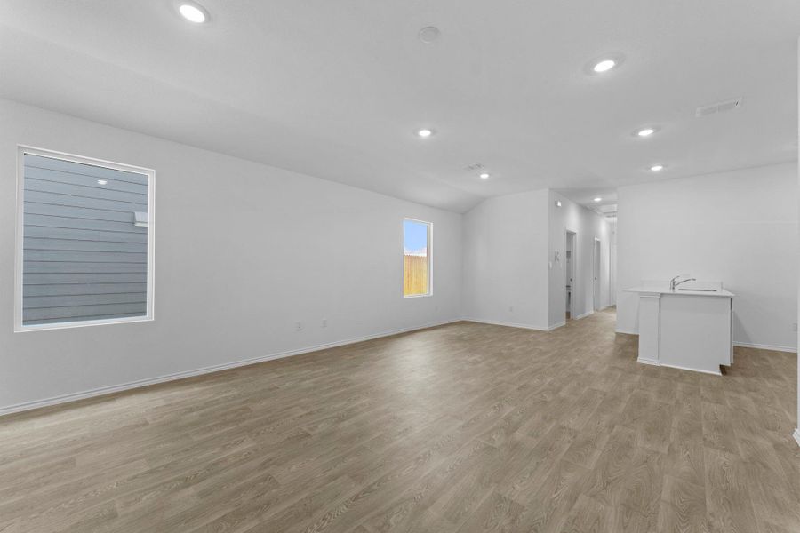Spacious, unfurnished interior of a new home in Valverde, Bastrop (Image 20).