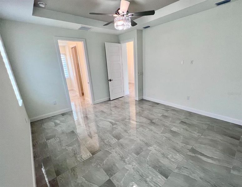 Spacious, unfurnished interior of a new home in , Rotonda West (Image 41).