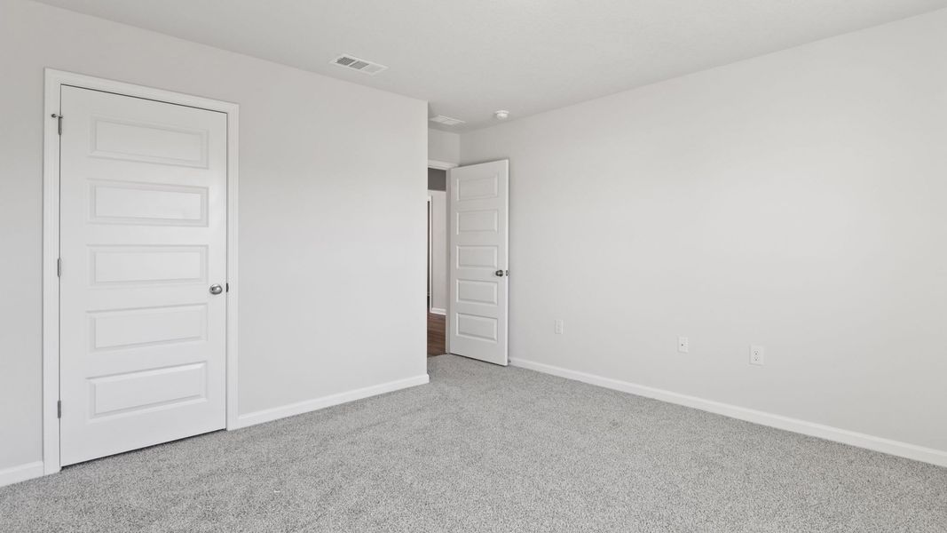 Representative unfurnished interior of a home built from the Walker by D.R. Horton in Ashton Park Phase III, Freeport (Image 17).