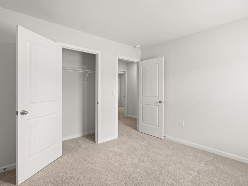 Spacious, unfurnished interior of a new home in Oakleigh Glen, Dallas (Image 23).