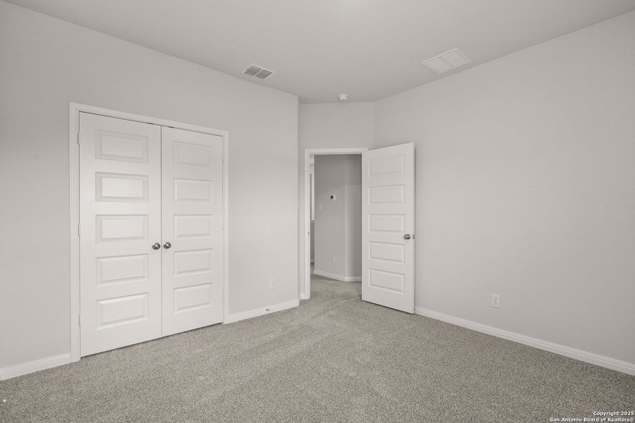 Spacious, unfurnished interior of a new home in Melissa Ranch, San Antonio (Image 10). Spacious, unfurnished interior of a new home in Melissa Ranch, San Antonio (Image 10).