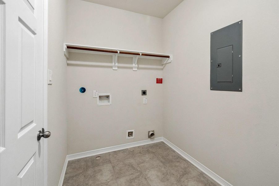 Spacious, unfurnished interior of a new home in , La Porte (Image 21).