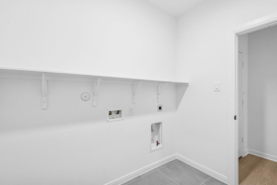 Spacious, unfurnished interior of a new home in The Grand Prairie 50’, Hockley (Image 21).