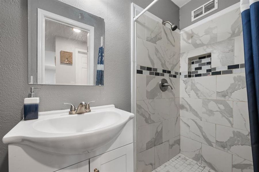 Furnished interior view inside a new home in , Joshua (Image 14).