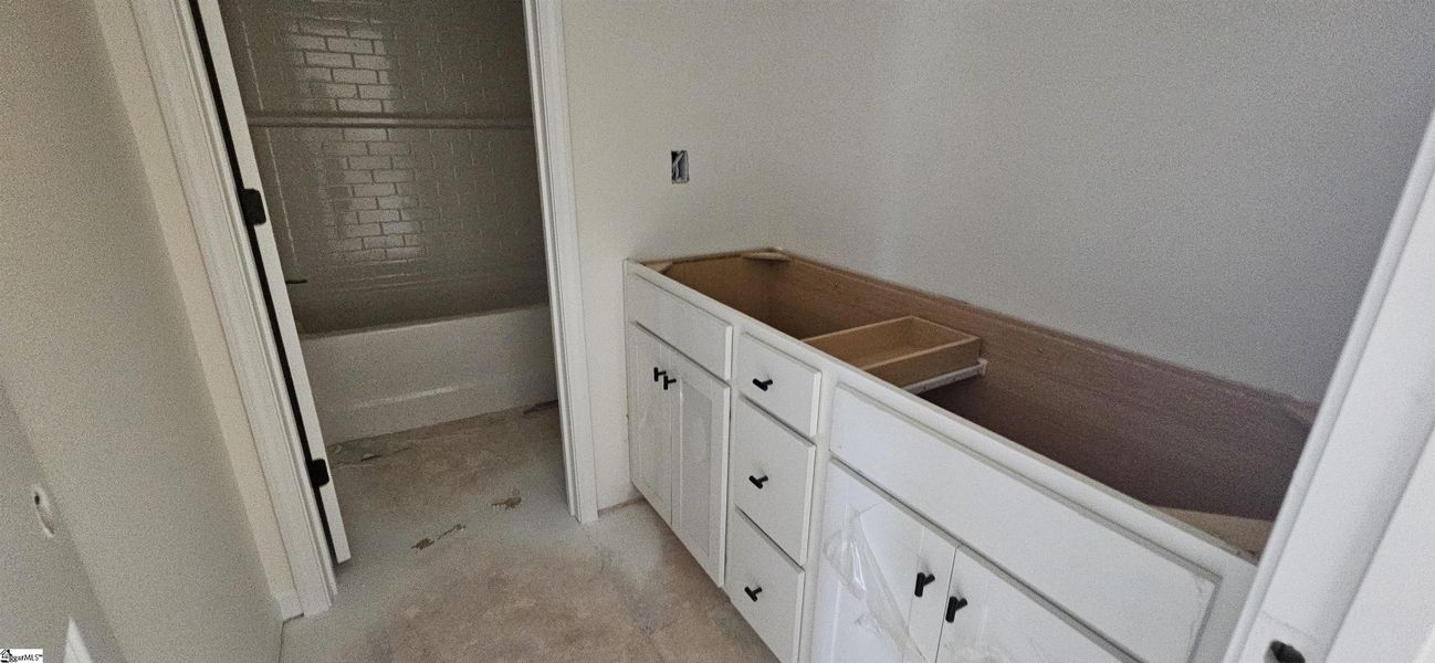 Furnished interior view inside a new home in Sedona, Greenville (Image 13).