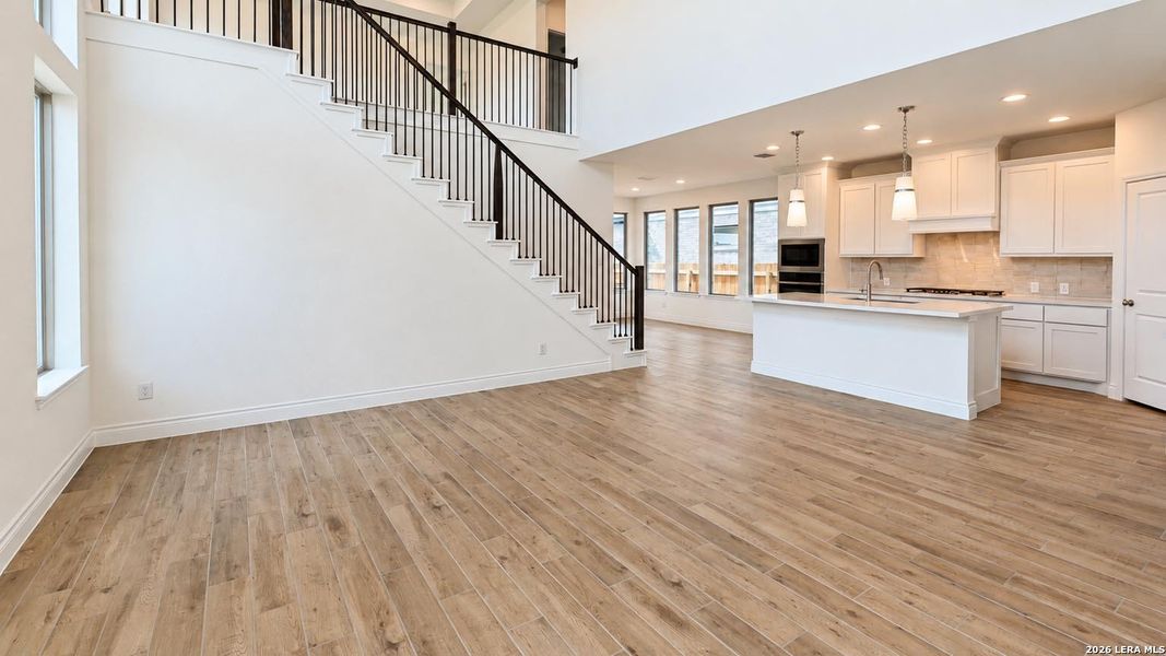 Spacious, unfurnished interior of a new home in Legacy at Lake Dunlap, New Braunfels (Image 23).