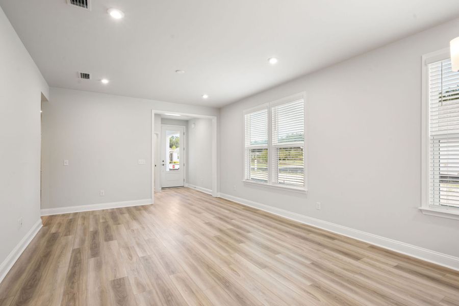Spacious, unfurnished interior of a new home in Del Webb Savannah at Heartwood, Richmond Hill (Image 40). Spacious, unfurnished interior of a new home in Del Webb Savannah at Heartwood, Richmond Hill (Image 40).